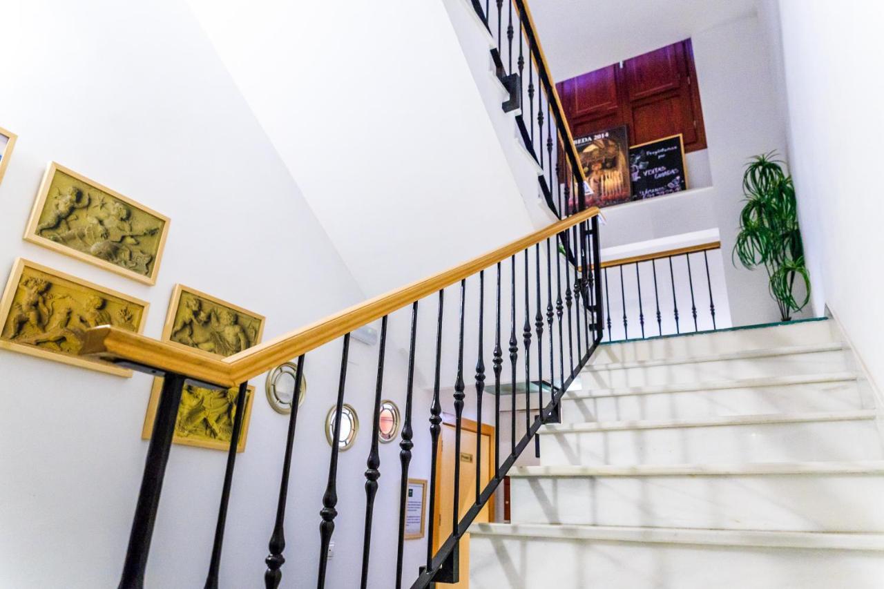 Apartamentos Turisticos Architettura Ubeda Экстерьер фото